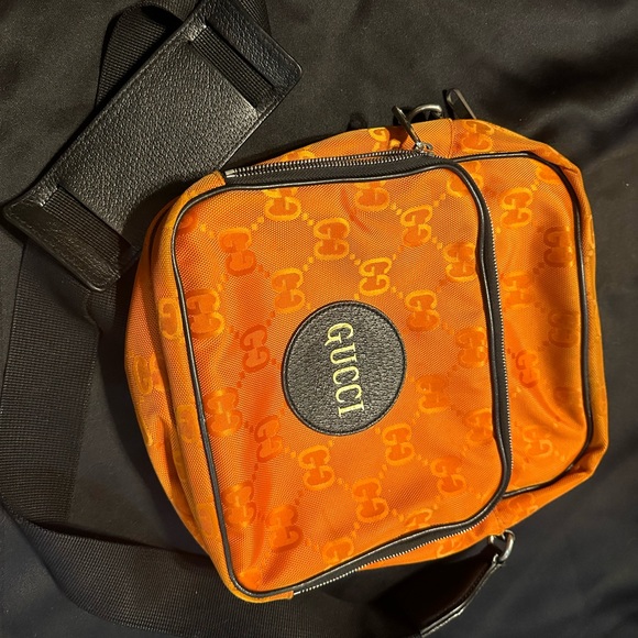 Gucci of the grid messenger bag. - Picture 3 of 11